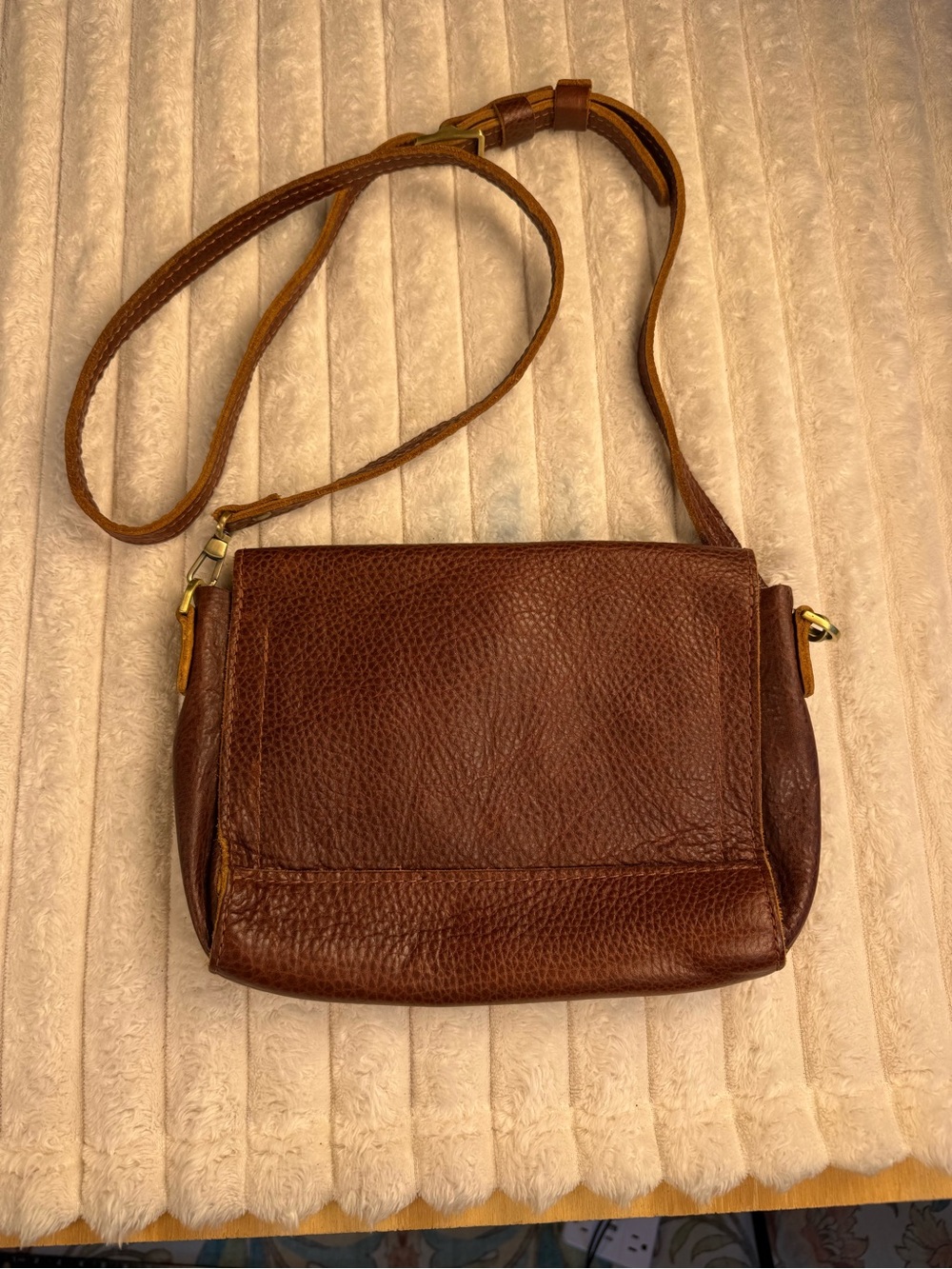 Portland Leather Chestnut Brown Pebbled Leather Crossbody - Picture 3 of 11